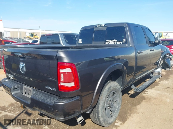 2020 Ram 2500 Laramie z VIN 3C6UR5FL0LG230960, wystawiony jako IAAI lot #42029886 z przebiegiem 61 544 mil mil oraz . Historia ofert i sprzedaży dostępna na DreamBid. Obrazek 4.
