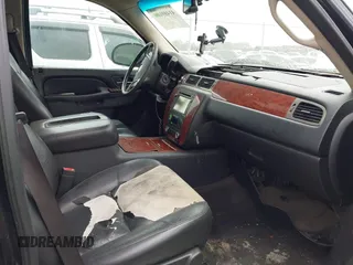 2007 Chevrolet Avalanche 3LT with VIN 3GNFK123X7G247752, listed as a IAAI auction lot 41489100 with 151,058 mi miles and . Bid and sale history available at DreamBid. Image 5.