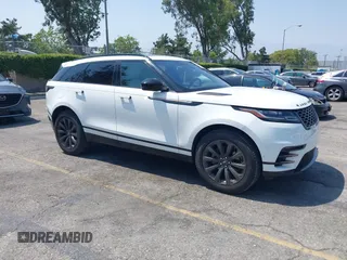 2018 Land Rover Range Rover Velar R-Dynamic SE с VIN SALYL2RX1JA747276, выставлен на аукционе IAAI как лот 42466282 с пробегом 51 011 миль миль и . История ставок и продаж доступна на DreamBid. Изображение 1.
