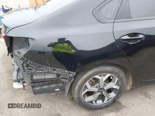 2021 Kia Forte LXS z VIN 3KPF24AD8ME284245, wystawiony jako IAAI lot #42451746 z przebiegiem 56 975 mil mil oraz . Historia ofert i sprzedaży dostępna na DreamBid. Obrazek 19.