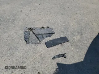 2023 Tesla Model 3 z VIN 5YJ3E1EA1PF684526, wystawiony jako Copart lot #50915345 z przebiegiem 14 109 mil mil oraz Szkoda całkowita • Salvage title. Historia ofert i sprzedaży dostępna na DreamBid. Obrazek 14.
