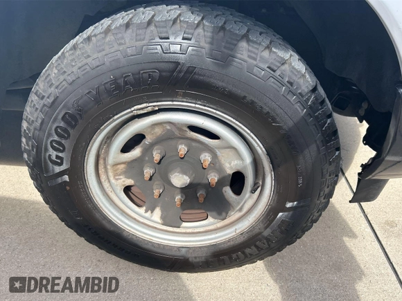 2019 Ford F-250 XL with VIN 1FDBF2A62KEE59702, listed as a IAAI auction lot 42767178 with 120,172 mi miles and . Bid and sale history available at DreamBid. Image 14.