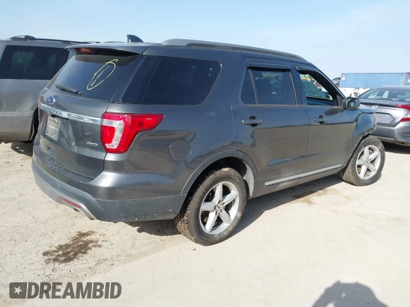 2017 Ford Explorer XLT z VIN 1FM5K8D8XHGC76912, wystawiony jako IAAI lot #41728061 z przebiegiem 100 995 mil mil oraz . Historia ofert i sprzedaży dostępna na DreamBid. Obrazek 4.