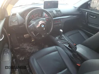 2011 BMW 1 Series 128i z VIN WBAUP9C56BVL90128, wystawiony jako Copart lot #86883994 z przebiegiem 149 463 mil mil oraz Szkoda całkowita • Salvage title. Historia ofert i sprzedaży dostępna na DreamBid. Obrazek 8.