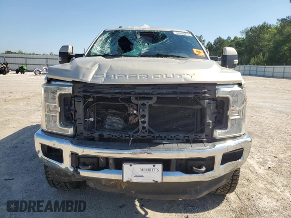 2017 Ford F-250 Lariat z VIN 1FT7W2BT4HEE81000, wystawiony jako Copart lot #54403275 z przebiegiem 125 666 mil mil oraz Czysty tytuł • Clean title. Historia ofert i sprzedaży dostępna na DreamBid. Obrazek 5.