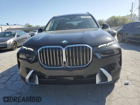 2024 BMW X7 xDrive40i with VIN 5UX23EM02R9V74498, listed as a Copart auction lot 52440245 with 9,613 mi miles and Salvage Title. Bid and sale history available at carsss.com. Image 5.
