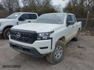 2024 Nissan Frontier PRO-4X with VIN 1N6ED1EKXRN639834, listed as a IAAI auction lot 41369362 with 1 mi miles. Bid and sale history available at carsss.com. Image 2.
