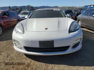 2013 Porsche Panamera z VIN WP0AA2A77DL010893, wystawiony jako Copart lot #42727885 z przebiegiem 143 353 mil mil oraz Szkoda całkowita • Salvage title. Historia ofert i sprzedaży dostępna na DreamBid. Obrazek 5.