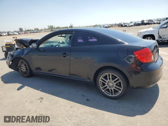 2005 Scion tC z VIN JTKDE177650047383, wystawiony jako Copart lot #55149305 z przebiegiem 176 083 mil mil oraz Szkody całkowita. Historia ofert i sprzedaży dostępna na DreamBid. Obrazek 2.