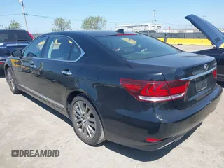 2014 Lexus LS 460 L с VIN JTHGL5EFXE5051451, выставлен на аукционе IAAI как лот 42043182 с пробегом 106 409 миль миль и . История ставок и продаж доступна на DreamBid. Изображение 3.