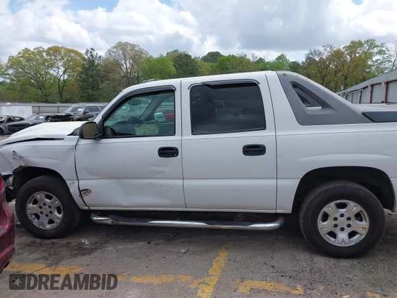 2003 Chevrolet Avalanche with VIN 3GNEC13TX3G290148, listed as a IAAI auction lot 41966678 with 259,476 mi miles and . Bid and sale history available at DreamBid. Image 14.