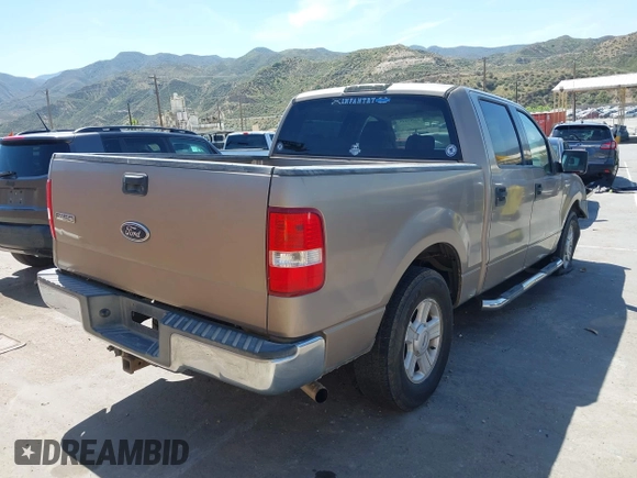2004 Ford F-150 XLT z VIN 1FTRW12W44KC92307, wystawiony jako IAAI lot #42001845 z przebiegiem 291 597 mil mil oraz . Historia ofert i sprzedaży dostępna na DreamBid. Obrazek 4.