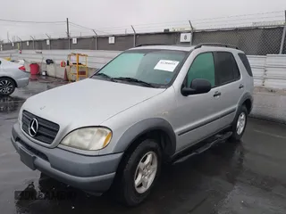 1998 Mercedes-Benz M-Class with VIN 4JGAB54E1WA045397, listed as a IAAI auction lot 41204055 with 1 mi miles. Bid and sale history available at carsss.com. Image 2.