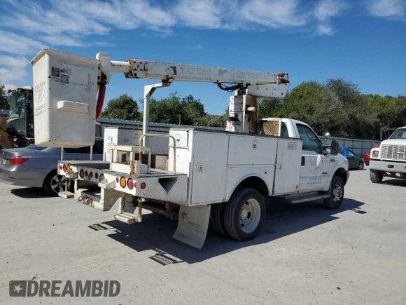 2003 Ford F-450 with VIN 1FDXF47P43EC43305, listed as a Copart auction lot 77823294 with 204,810 mi miles and Clean title. Bid and sale history available at DreamBid. Image 3.