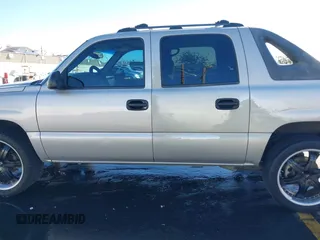 2004 Chevrolet Avalanche Z66 with VIN 3GNEC12TX4G258125, listed as a IAAI auction lot 40665236 with 219,016 mi miles and . Bid and sale history available at DreamBid. Image 14.