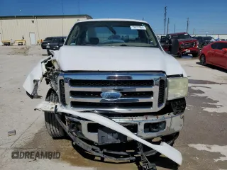 2006 Ford F-250 XL z VIN 1FTSX20596EA08170, wystawiony jako Copart lot #73577904 z przebiegiem 257 593 mil mil oraz Szkoda całkowita • Salvage title. Historia ofert i sprzedaży dostępna na DreamBid. Obrazek 5.