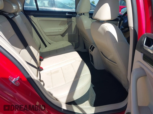 2012 Volkswagen Jetta TDI w/Sunroof & Nav z VIN 3VWPL7AJ0CM688974, wystawiony jako IAAI lot #42536983 z przebiegiem 202 719 mil mil oraz . Historia ofert i sprzedaży dostępna na DreamBid. Obrazek 8.