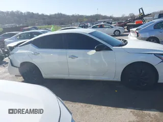 2020 Nissan Altima 2.5 S with VIN 1N4BL4BV9LC256422, listed as a IAAI auction lot 41805700 with 117,886 mi miles. Bid and sale history available at carsss.com. Image 13.