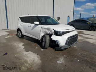 2025 Kia Soul LX with VIN KNDJ23AU4S7926803, listed as a Copart auction lot 45175715 with 4,194 mi miles and Salvage Title. Bid and sale history available at carsss.com. Image 4.