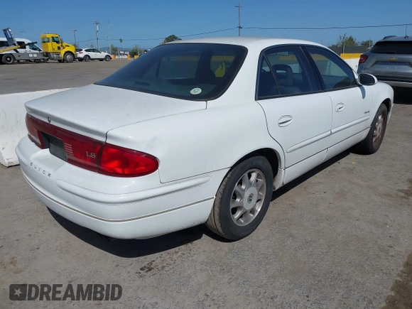 1999 Buick Regal LS with VIN 2G4WB52K7X1460993, listed as a IAAI auction lot 41984755 with 173,172 mi miles. Bid and sale history available at carsss.com. Image 4.