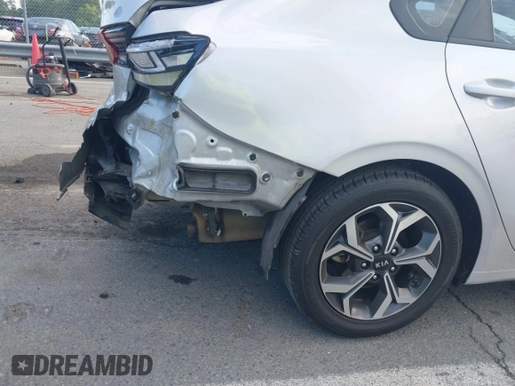 2021 Kia Forte LXS z VIN 3KPF24AD0ME290833, wystawiony jako IAAI lot #42218490 z przebiegiem 102 122 mil mil oraz . Historia ofert i sprzedaży dostępna na DreamBid. Obrazek 6.