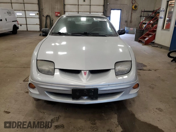 2001 Pontiac Sunfire SE z VIN 1G2JB124717145098, wystawiony jako Copart lot #48211645 z przebiegiem 97 886 mil mil oraz Czysty tytuł • Clean title. Historia ofert i sprzedaży dostępna na DreamBid. Obrazek 5.