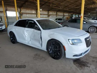 2019 Chrysler 300 S with VIN 2C3CCABG5KH539396, listed as a Copart auction lot 50924075 with 104,164 mi miles and Salvage Title. Bid and sale history available at DreamBid. Image 4.
