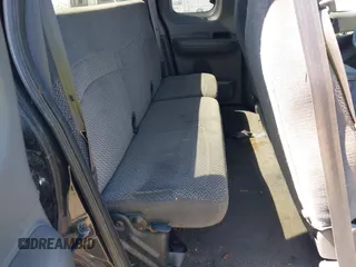 2000 Ford F-150 XL z VIN 1FTRX18L6YKB06492, wystawiony jako IAAI lot #42058110 z przebiegiem 169 217 mil mil oraz . Historia ofert i sprzedaży dostępna na DreamBid. Obrazek 8.