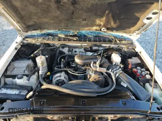 2001 GMC Jimmy SLS Comfort/Convenience with VIN 1GKCT18W31K181320, listed as a Copart auction lot 73676454 with 135,419 mi miles and Salvage Title. Bid and sale history available at carsss.com. Image 11.