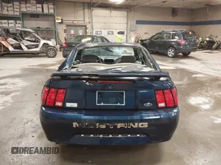 2002 Ford Mustang Standard z VIN 1FAFP40452F117630, wystawiony jako IAAI lot #41882744 z przebiegiem 85 218 mil mil oraz . Historia ofert i sprzedaży dostępna na DreamBid. Obrazek 17.