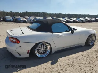 2017 FIAT 124 Spider Lusso z VIN JC1NFAEK7H0119175, wystawiony jako Copart lot #89142865 z przebiegiem Nie podano mil oraz Szkoda całkowita • Salvage title. Historia ofert i sprzedaży dostępna na DreamBid. Obrazek 3.