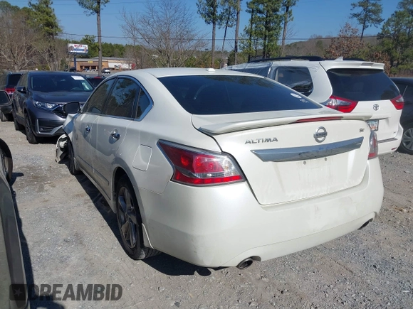 2015 Nissan Altima SL with VIN 1N4AL3APXFC494292, listed as a IAAI auction lot 41488017 with 195,475 mi miles and . Bid and sale history available at DreamBid. Image 3.