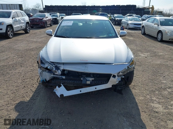 2019 Nissan Altima 2.5 S with VIN 1N4BL4BW0KC142252, listed as a IAAI auction lot 41722876 with 28,677 mi miles. Bid and sale history available at carsss.com. Image 6.