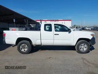 2017 Toyota Tacoma SR z VIN 5TFRX5GN8HX092723, wystawiony jako IAAI lot #41862331 z przebiegiem 114 772 mil mil oraz . Historia ofert i sprzedaży dostępna na DreamBid. Obrazek 13.