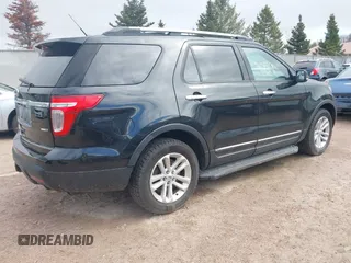2014 Ford Explorer XLT with VIN 1FM5K8D8XEGB33891, listed as a IAAI auction lot 42143059 with 180,255 mi miles and . Bid and sale history available at carsss.com. Image 4.