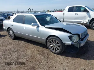 2000 Lexus LS 400 with VIN JT8BH28F3Y0170112, listed as a IAAI auction lot 41544338 with 236,715 mi miles and . Bid and sale history available at carsss.com. Image 1.