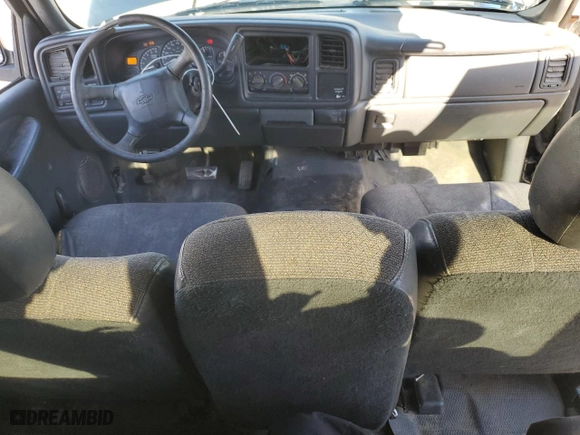 2002 Chevrolet Silverado 1500 Work Truck with VIN 2GCEC19XX21127719, listed as a Copart auction lot 81200654 with 122,857 mi miles and Salvage Title. Bid and sale history available at carsss.com. Image 8.