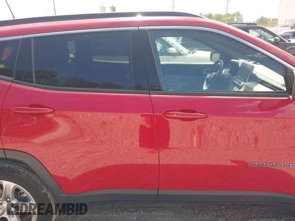 2024 Jeep Compass Latitude z VIN 3C4NJDBN8RT603717, wystawiony jako IAAI lot #42732757 z przebiegiem 44 629 mil mil oraz . Historia ofert i sprzedaży dostępna na DreamBid. Obrazek 14.
