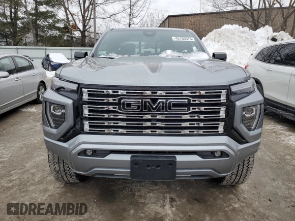 2024 GMC Canyon 4WD Denali with VIN 1GTP6FEK9R1152215, listed as a Copart auction lot 45130975 with 6,736 mi miles and Salvage Title. Bid and sale history available at carsss.com. Image 5.