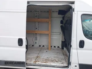 2017 Ram ProMaster Cargo z VIN 3C6TRVDG0HE510415, wystawiony jako IAAI lot #42039265 z przebiegiem 183 670 mil mil oraz . Historia ofert i sprzedaży dostępna na DreamBid. Obrazek 8.