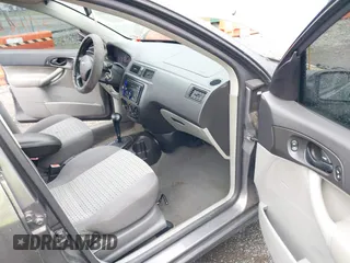 2007 Ford Focus S with VIN 1FAFP34N97W111639, listed as a IAAI auction lot 39914681 with 193,895 mi miles. Bid and sale history available at carsss.com. Image 5.