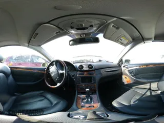 2005 Mercedes-Benz CLK 320 z VIN WDBTK65J85F150968, wystawiony jako IAAI lot #42390264 z przebiegiem 151 325 mil mil oraz . Historia ofert i sprzedaży dostępna na DreamBid. Obrazek 18.
