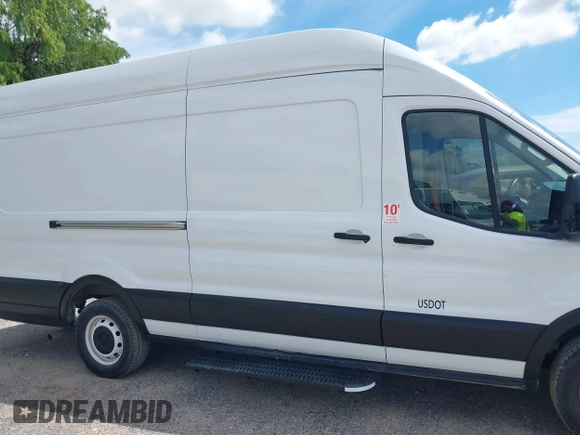 2022 Ford Transit Cargo with VIN 1FTBR3X89NKA23915, listed as a IAAI auction lot 42233534 with 3,755 mi miles and . Bid and sale history available at DreamBid. Image 13.