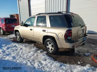 2006 Chevrolet TrailBlazer LS with VIN 1GNDS13S962265986, listed as a IAAI auction lot 41255894 with 162,459 mi miles. Bid and sale history available at carsss.com. Image 3.
