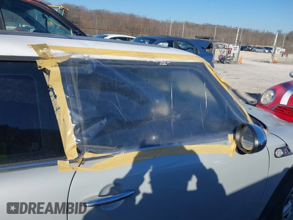 2011 MINI Hardtop S with VIN WMWSV3C53BTY20719, listed as a IAAI auction lot 41638652 with 100,791 mi miles and . Bid and sale history available at DreamBid. Image 6.