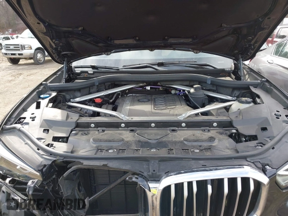 2022 BMW X5 xDrive40i z VIN 5UXCR6C0XN9J12212, wystawiony jako IAAI lot #41656748 z przebiegiem 30 740 mil mil oraz . Historia ofert i sprzedaży dostępna na DreamBid. Obrazek 10.