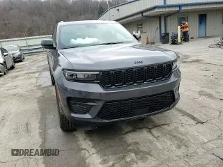 2025 Jeep Grand Cherokee Laredo with VIN 1C4RJHAG4SC272275, listed as a Copart auction lot 79920004 with 712 mi miles and Salvage Title. Bid and sale history available at DreamBid. Image 14.