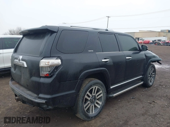 2018 Toyota 4Runner SR5 z VIN JTEBU5JR2J5579001, wystawiony jako IAAI lot #41996934 z przebiegiem 69 066 mil mil oraz . Historia ofert i sprzedaży dostępna na DreamBid. Obrazek 4.