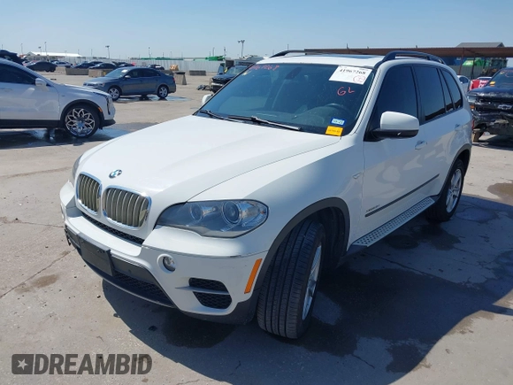2012 BMW X5 35d z VIN 5UXZW0C57CL672538, wystawiony jako IAAI lot #41967268 z przebiegiem 141 996 mil mil oraz . Historia ofert i sprzedaży dostępna na DreamBid. Obrazek 2.