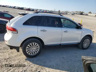 2011 Lincoln MKX z VIN 2LMDJ6JK0BBJ34056, wystawiony jako Copart lot #77958124 z przebiegiem 213 173 mil mil oraz Szkoda całkowita • Salvage title. Historia ofert i sprzedaży dostępna na DreamBid. Obrazek 3.